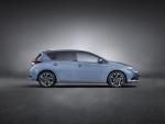 Toyota Auris Hybrid 2015 года